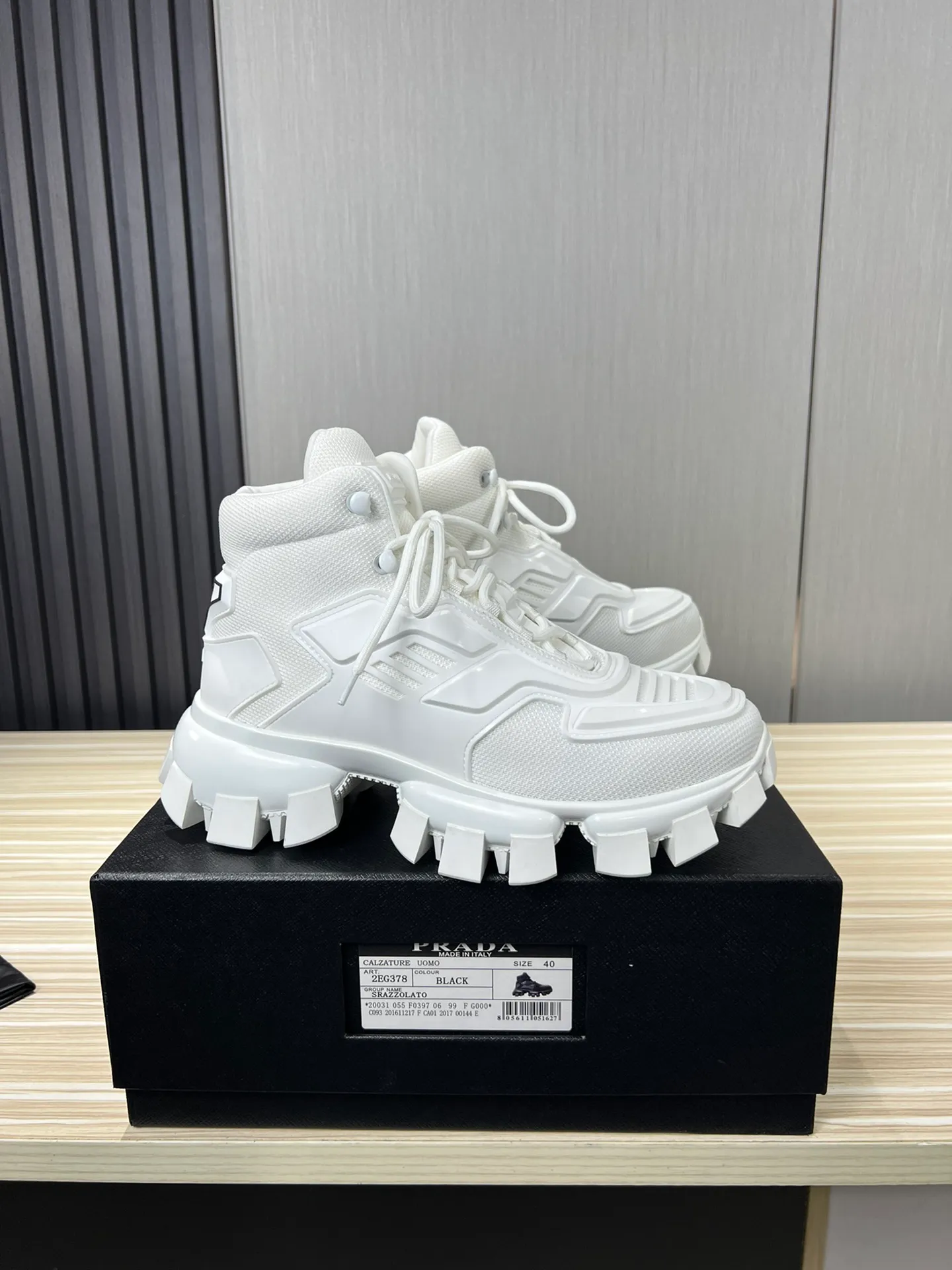 Men's shoes 💰660💰 [PRADA] Couple's popular item at the counter 💑Official website synchronized ⬆️Original fly-woven film fabric + cowhide lining, 1⃣️:1⃣️reproduction, original sole, 35-45 (45.46 custom-made, non-refundable)